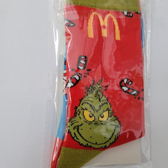 McDonald's Canada The Grinch 2024 holiday socks, Adult One-Size Mismatch Color - Picture 5 of 7